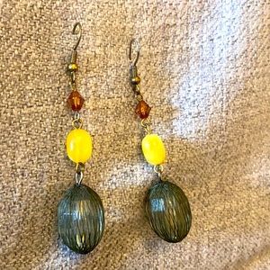 5/$25 Long vintage lucite dangle earrings. 1980s